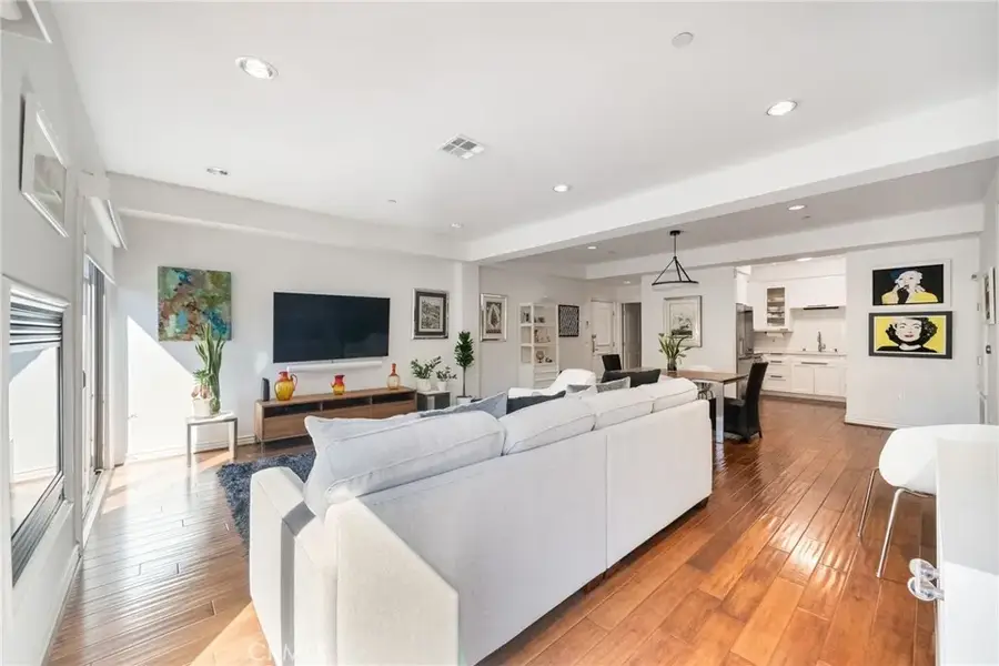 1410 N Curson Avenue #202, Los Angeles, CA 90046 - #3