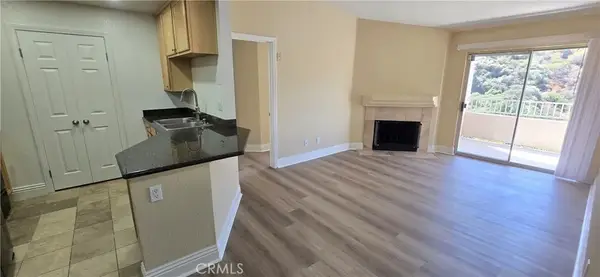 2380 Del Mar #308, Corona, CA 92882