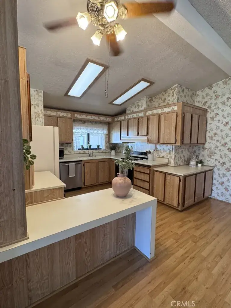 1300 W Menlo #121, Hemet, CA 92543 - #3