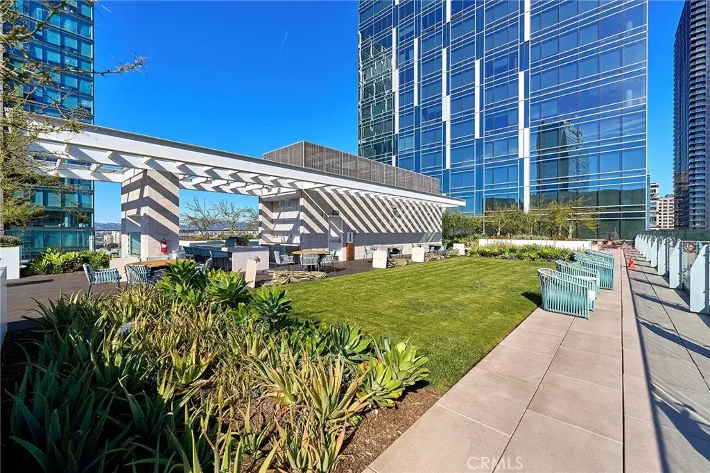 877 Francisco #1717, Los Angeles, CA 90017 - #1