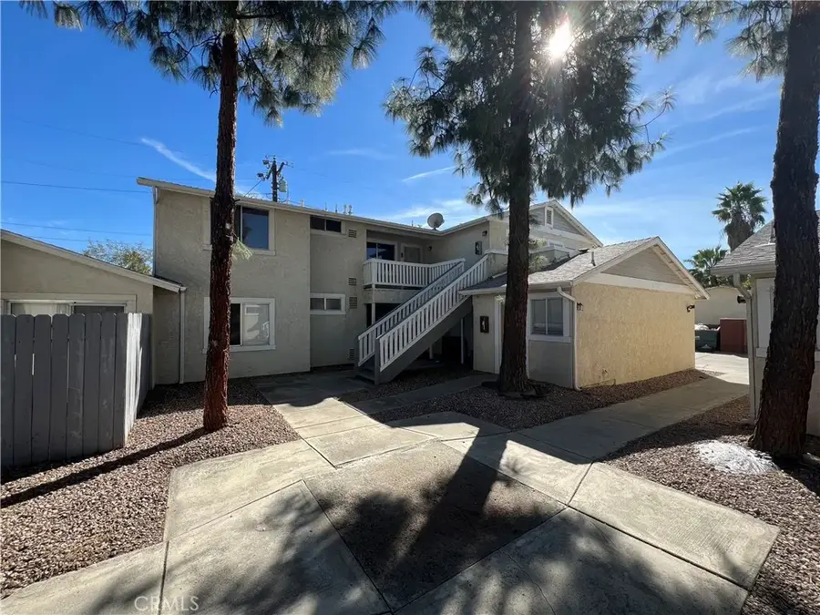 955 W Devonshire, Hemet, CA 92543 - #2