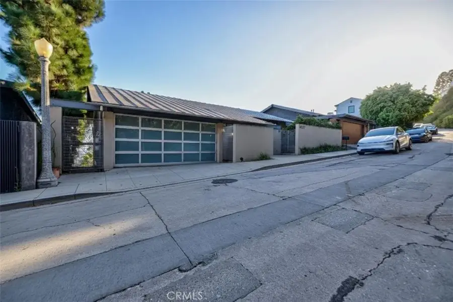 4022 Braeburn Way, Los Angeles, CA 90027 - Image #2