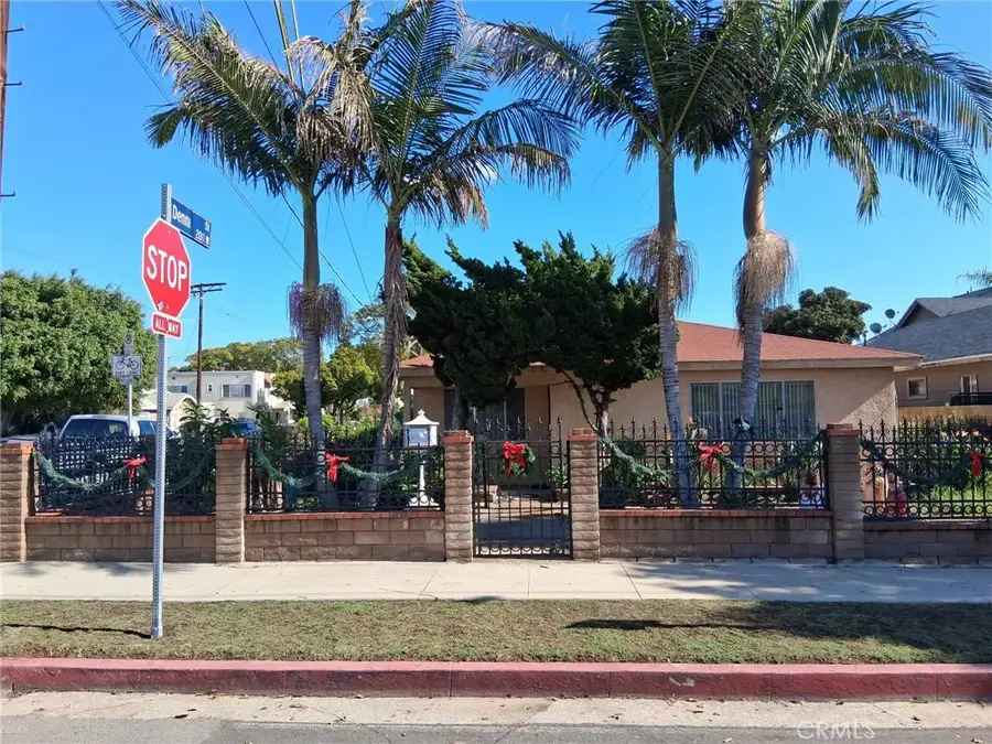 1056 N Fries, Wilmington, CA 90744 - Image #2