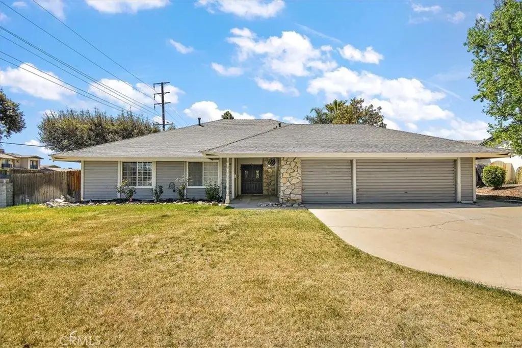 2105 Oxford Avenue, Claremont, CA 91711 - Image #1