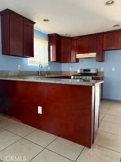 758 E 76th Pl Place, Los Angeles, CA 90001 - Image #3