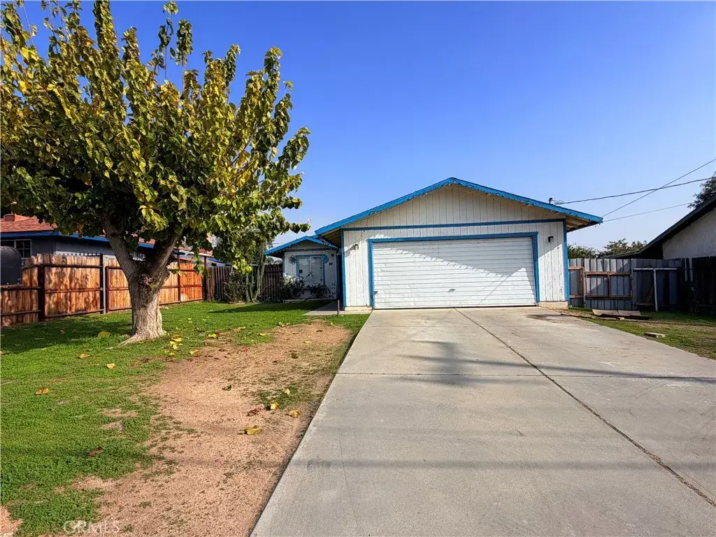 715 Crane Street, Bakersfield, CA 93306 - Image #1