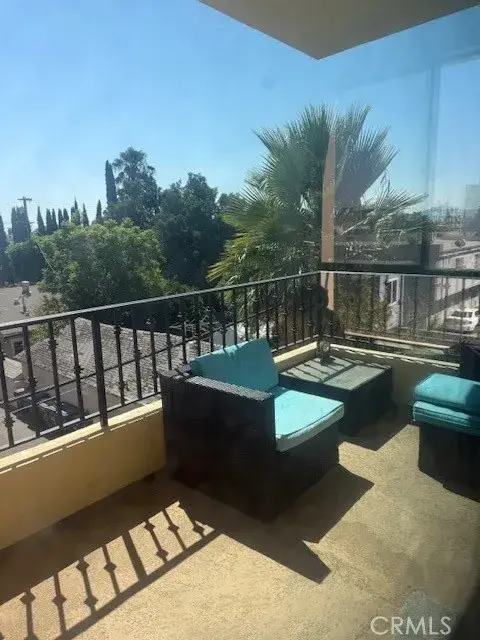 6938 Laurel Canyon #212, North Hollywood, CA 91605