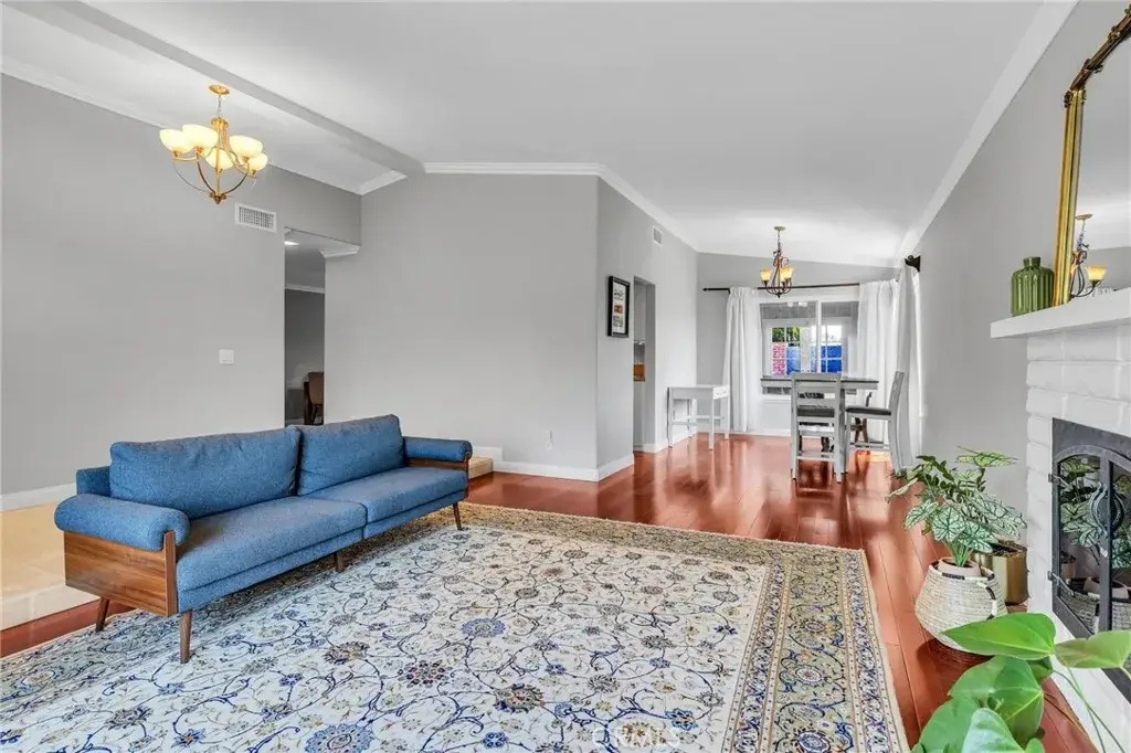 23041 La Granja, Valencia, CA 91354 - #1