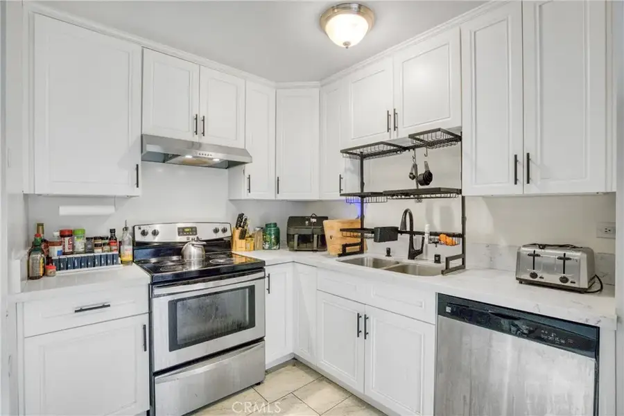 7300 Lennox #J5, Van Nuys, CA 91405 - #3