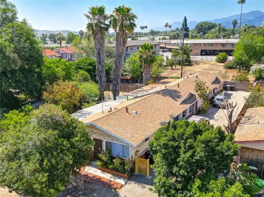 1106 E 7th, Corona, CA 92879 - #2