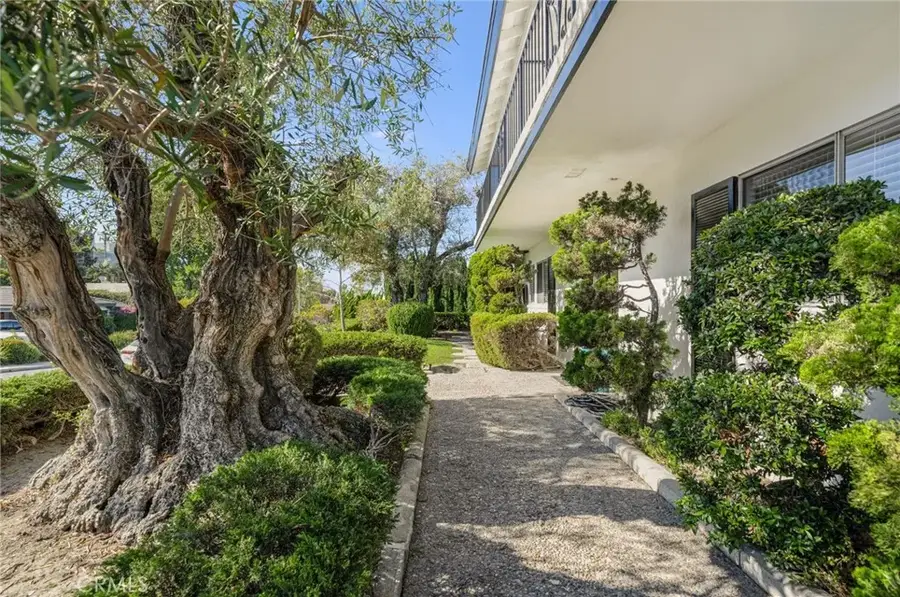 890 N Hillside Drive, Long Beach, CA 90815 - #3