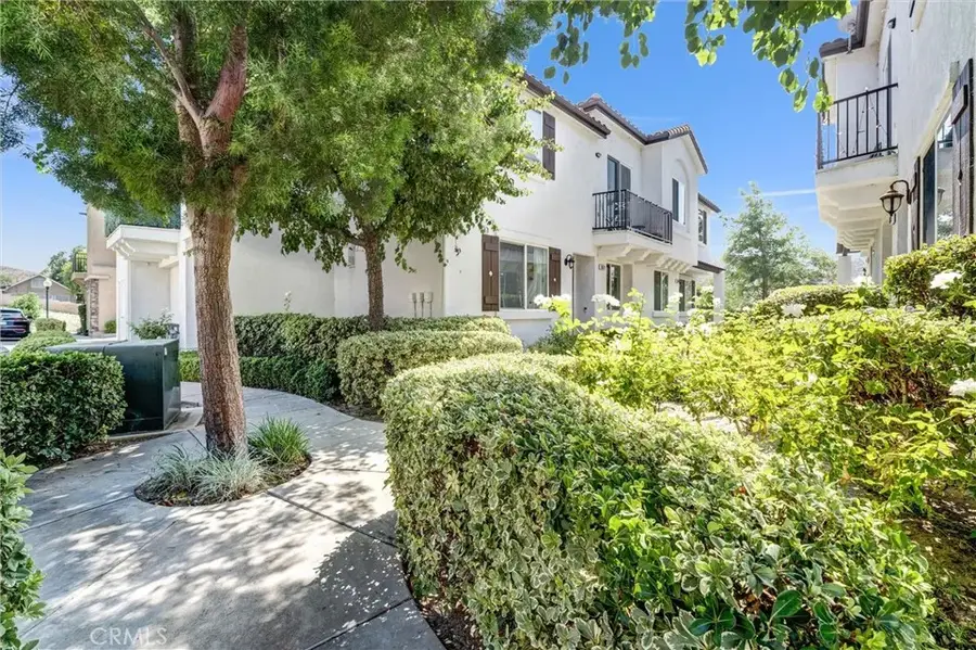 28072 Catherine Drive, Canyon Country, CA 91351 - Image #3