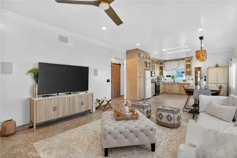 425 W 109th Street, Los Angeles, CA 90061 - Image #3