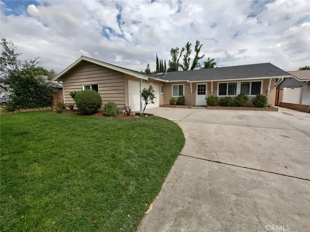 10556 Hillview, Chatsworth, CA 91311 - Image #1