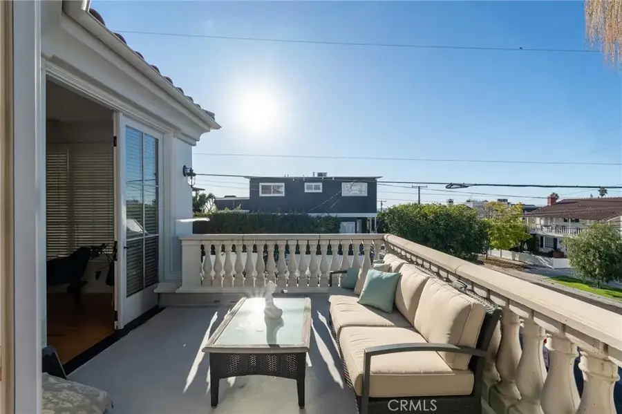 1002 5th Street, Hermosa Beach, CA 90254 - Image #2