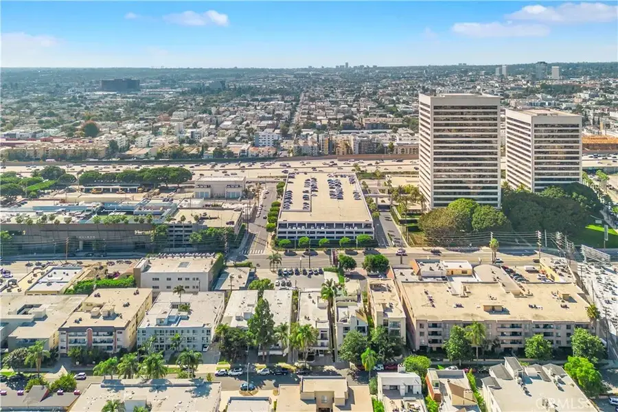 1751 S Bentley Ave, Los Angeles, CA 90025 - Image #3