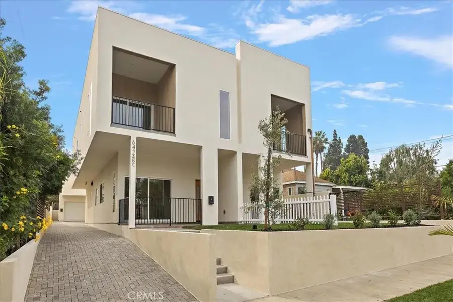 642 E Fairview Boulevard, Inglewood, CA 90302 - Image #3