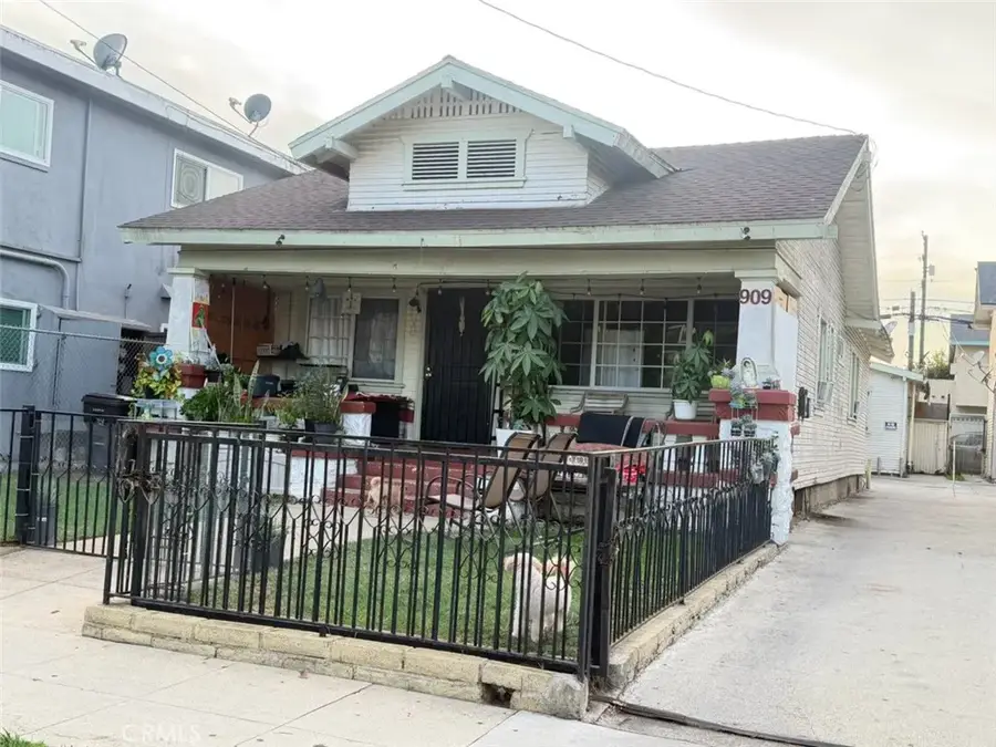 909 Gaviota, Long Beach, CA 90813 - #2