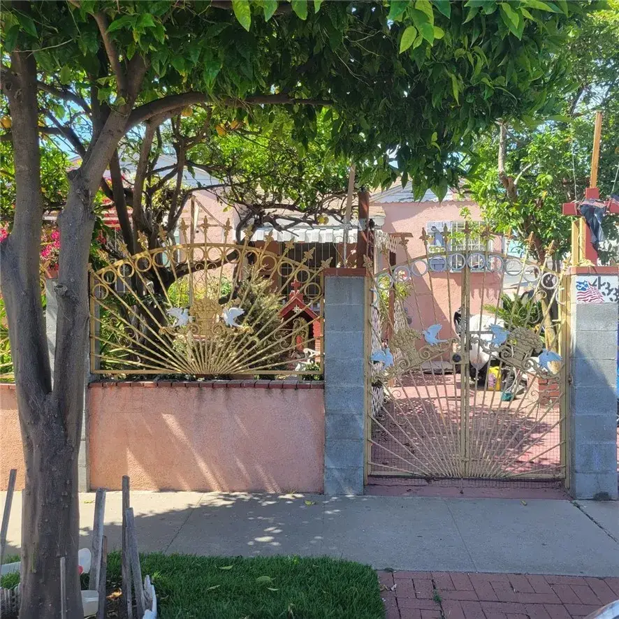 433 E 74th Street, Los Angeles, CA 90003 - #1