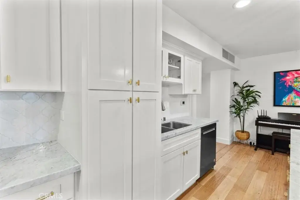 10501 Wilshire #2212, Los Angeles, CA 90024 - Image #1