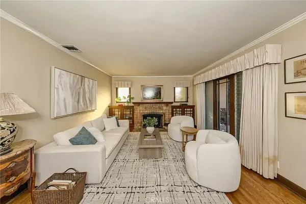 1042 E Tujunga, Burbank, CA 91501