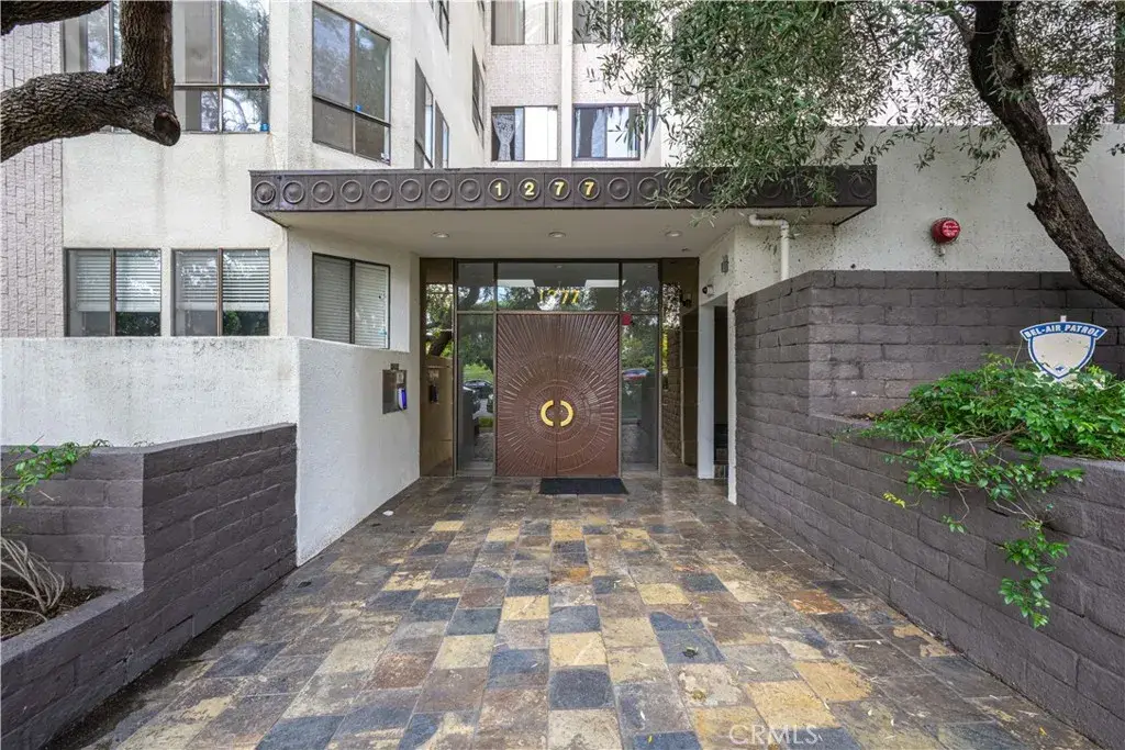 1277 S Beverly Glen Boulevard #405, Los Angeles, CA 90024 - Image #1