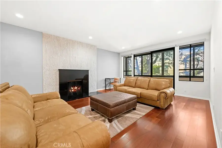 1277 S Beverly Glen Boulevard #405, Los Angeles, CA 90024 - Image #2