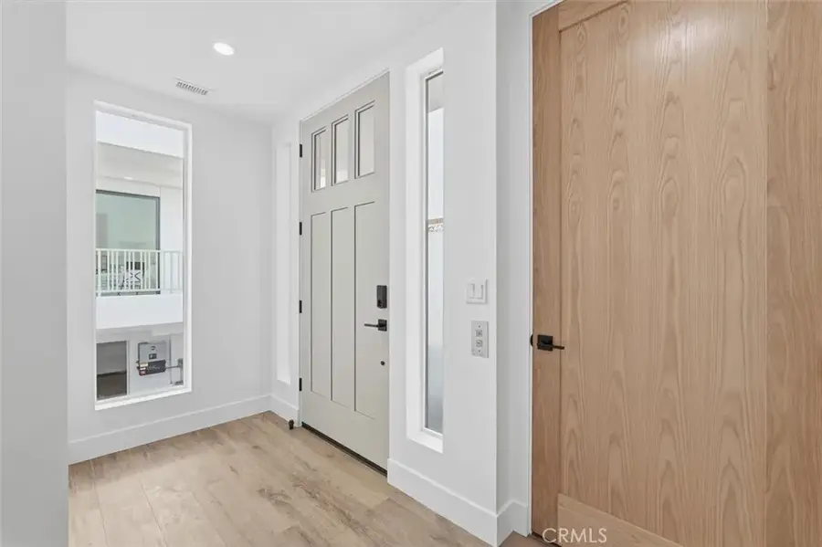 617 N Irena Avenue North #C, Redondo Beach, CA 90277 - Image #3