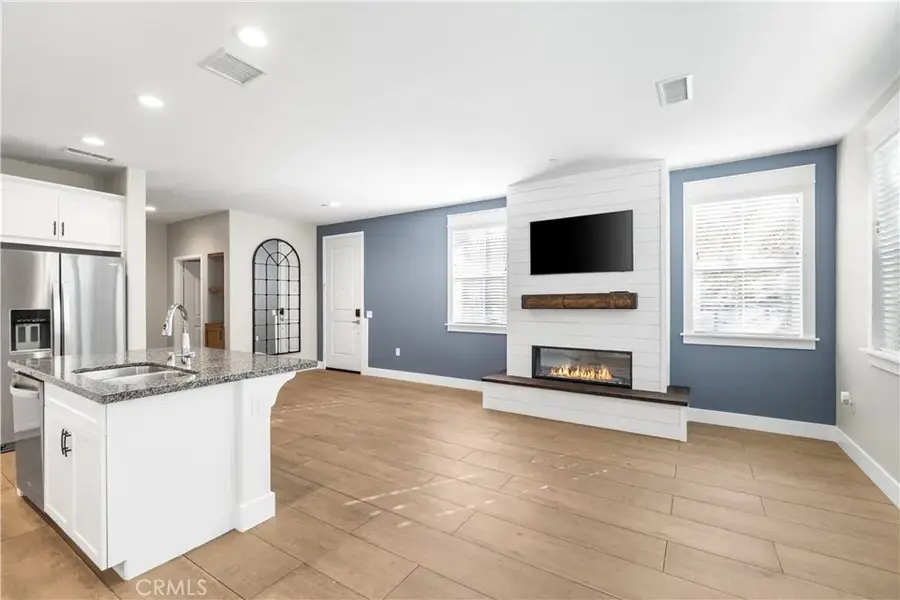 28661 Jardineras, Valencia, CA 91354 - Image #2