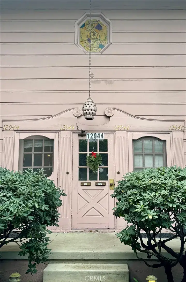 12944 Riverside Drive, Sherman Oaks, CA 91423 - Image #3