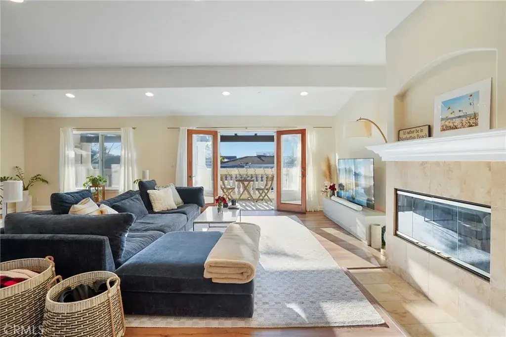 168 Ardmore Avenue, Hermosa Beach, CA 90254 - #1