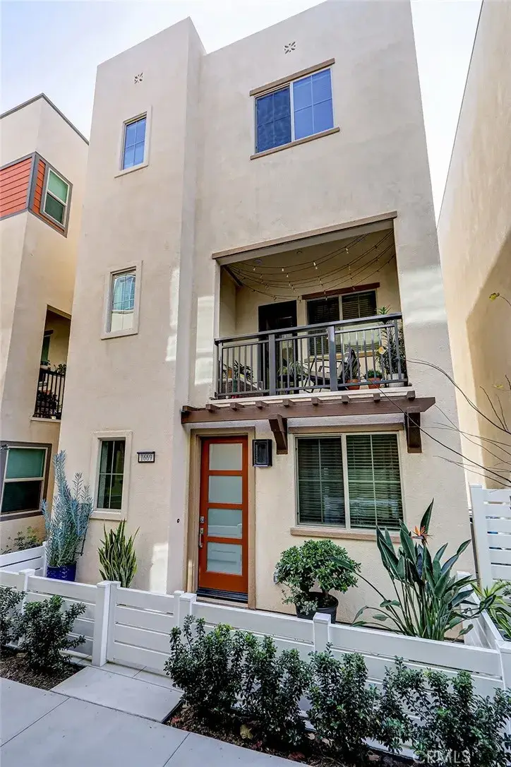 1669 Yorktown, San Pedro, CA 90732 - #1