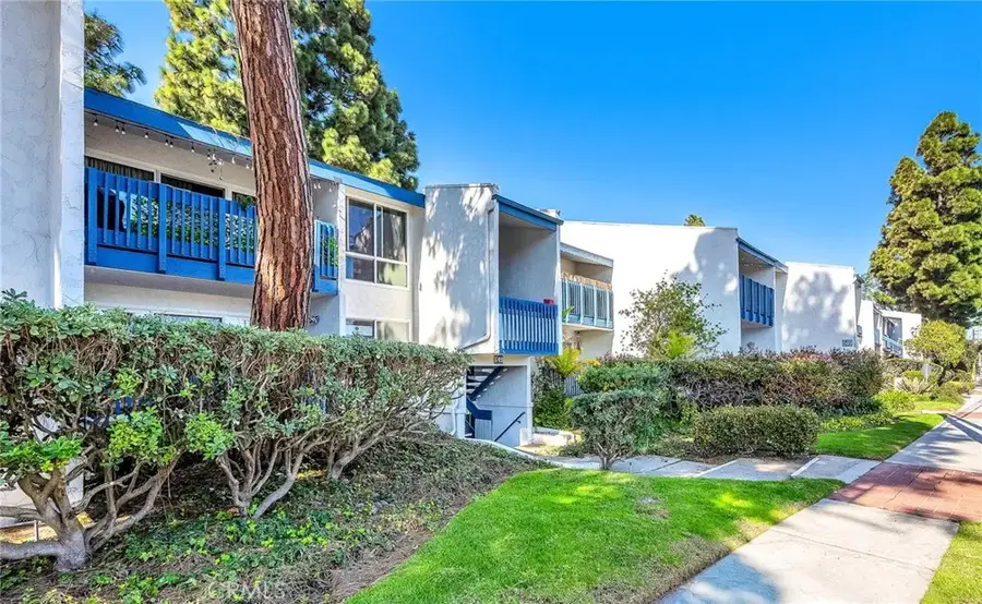 649 S Prospect #103, Redondo Beach, CA 90277 - Image #2