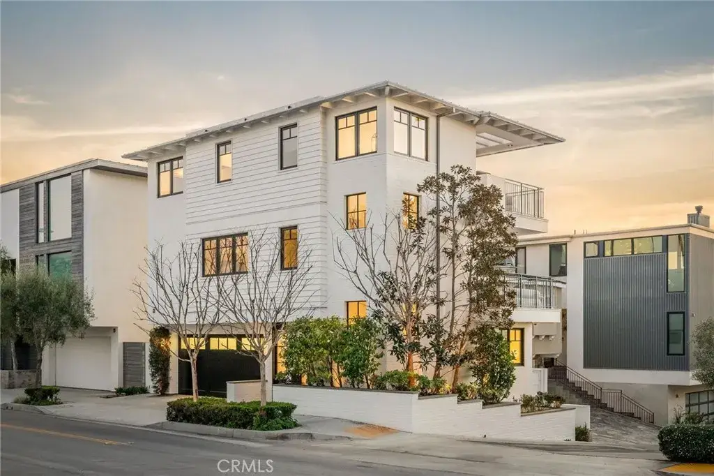 2407 Manhattan Ave, Manhattan Beach, CA 90266 - #1
