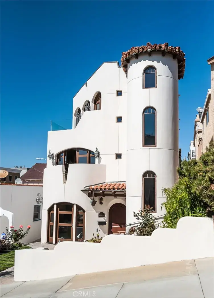 221 30th Street, Manhattan Beach, CA 90266 - #2