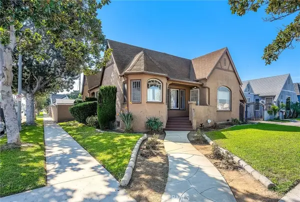 2000 W 80th, Los Angeles, CA 90047