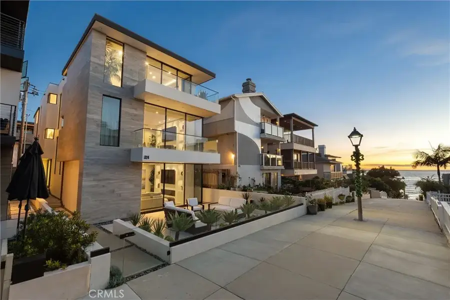 324 18th Street, Manhattan Beach, CA 90266 - #2
