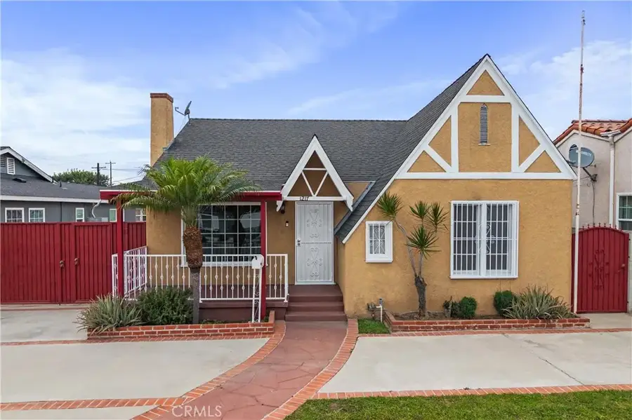 1217 Cary Avenue, Wilmington, CA 90744 - #2