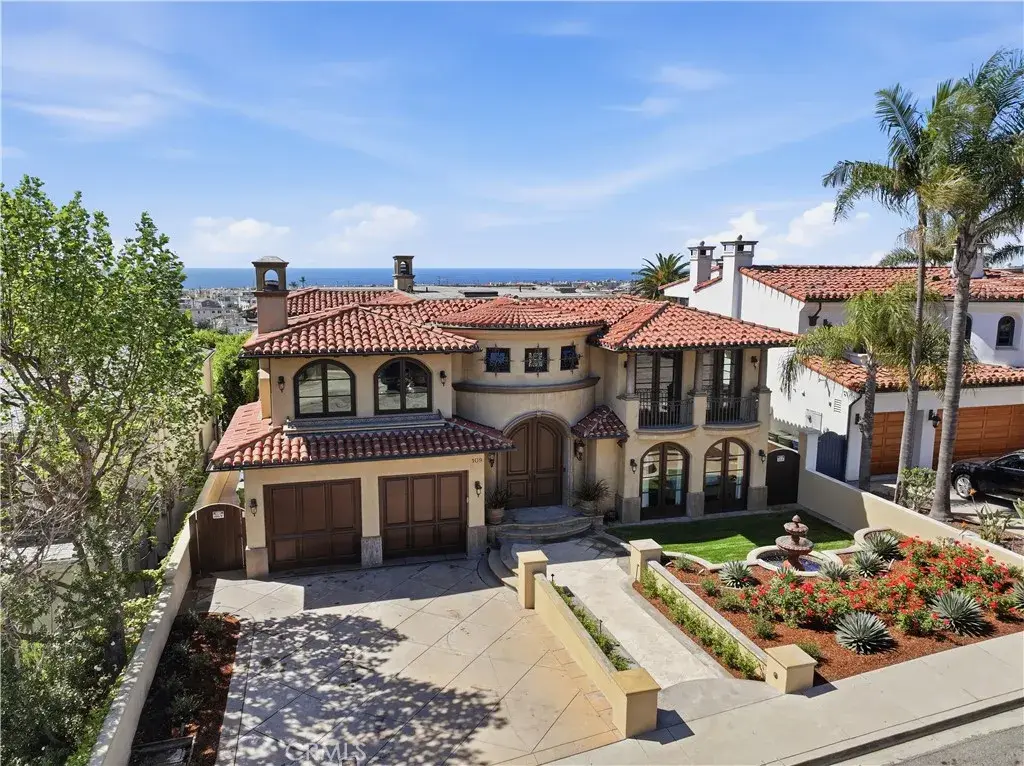109 S Poinsettia Avenue, Manhattan Beach, CA 90266 - #1