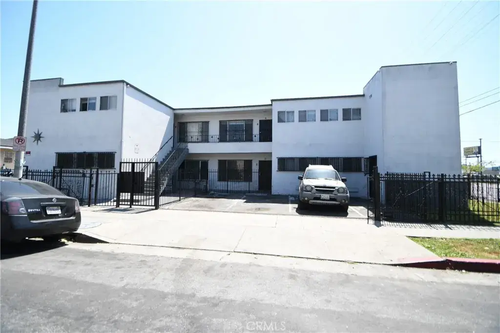 7104 San Pedro, Los Angeles, CA 90003 - #1