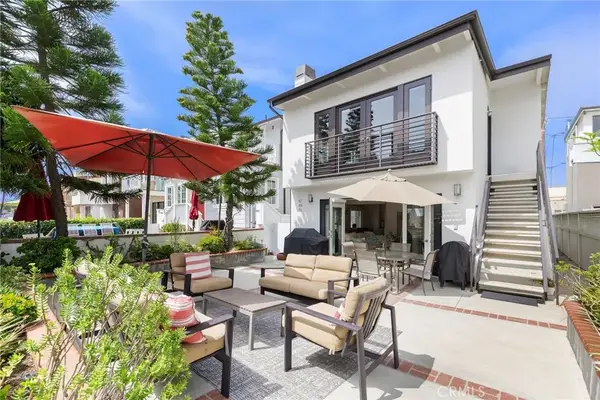 69 18th Street, Hermosa Beach, CA 90254