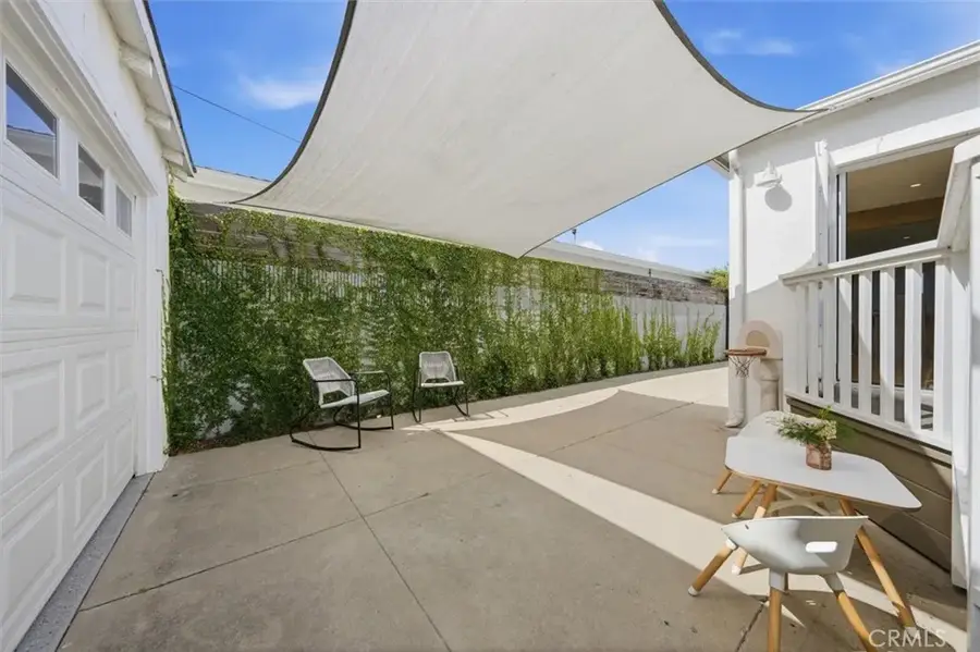 8410 Alverstone Avenue, Los Angeles, CA 90045 - #3