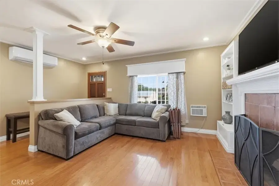 210 E 46th Street, Long Beach, CA 90807 - #2