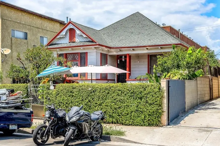 2261 W 15th Street, Los Angeles, CA 90006 - #2