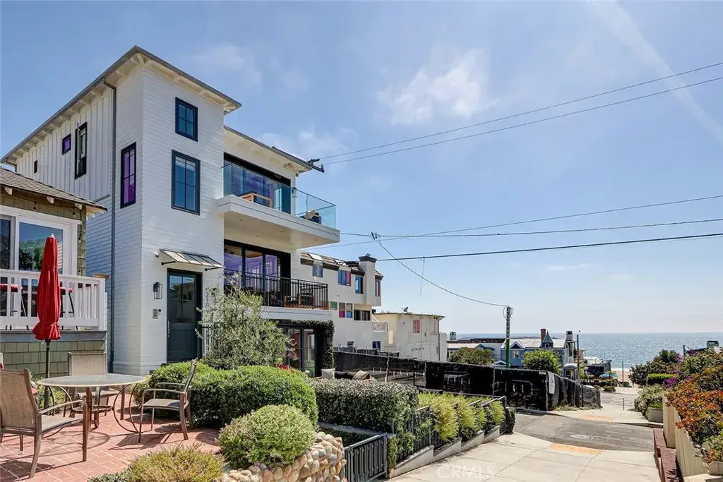 216 4th, Manhattan Beach, CA 90266 - #1