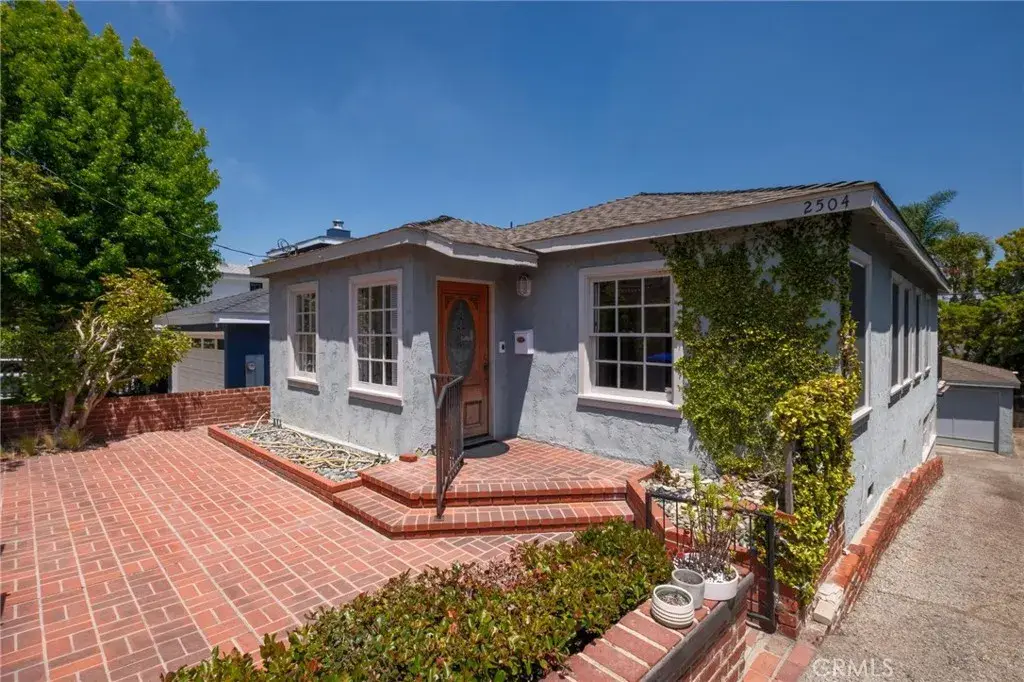 2504 Palm Avenue, Manhattan Beach, CA 90266 - #1