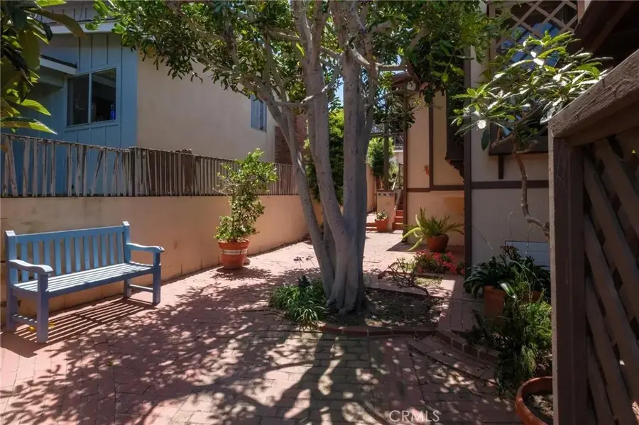 652 35th, Manhattan Beach, CA 90266 - #3