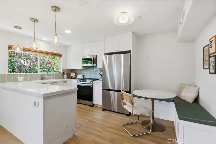 2147 N Beachwood #4, Los Angeles, CA 90068 - #3