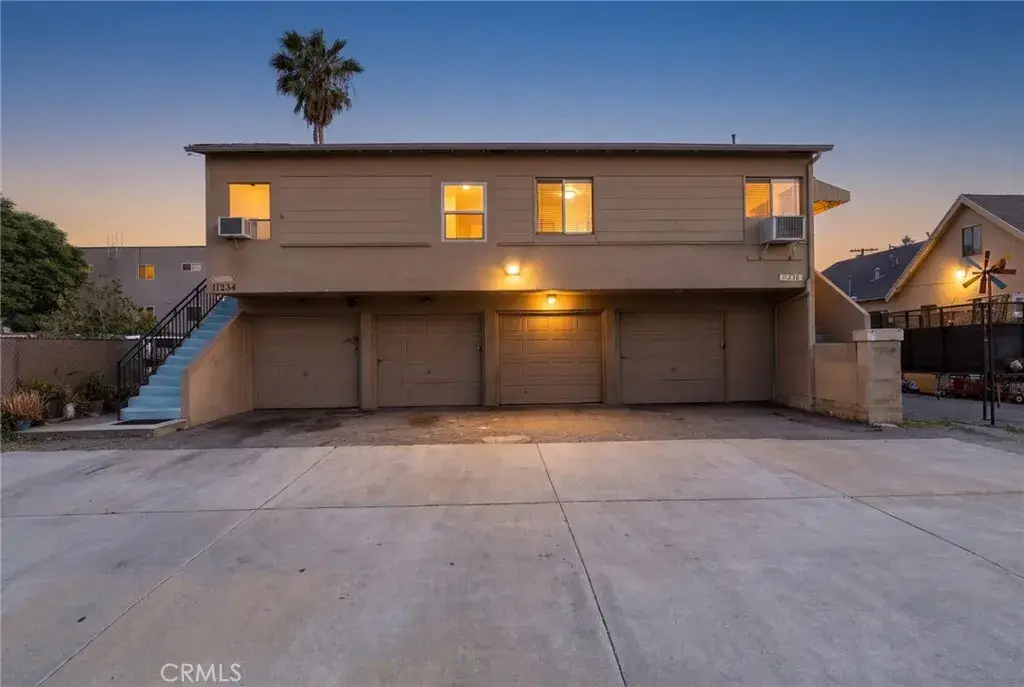 11234 Hatteras, North Hollywood, CA 91601 - #1