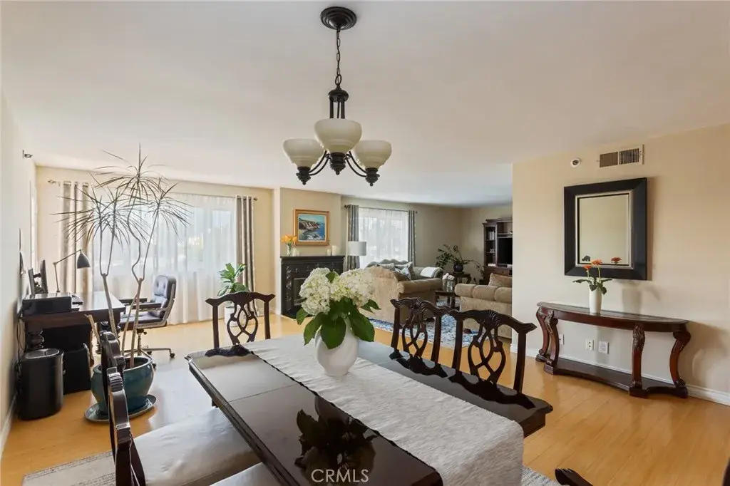 726 Elm Avenue #404, Long Beach, CA 90813 - #1